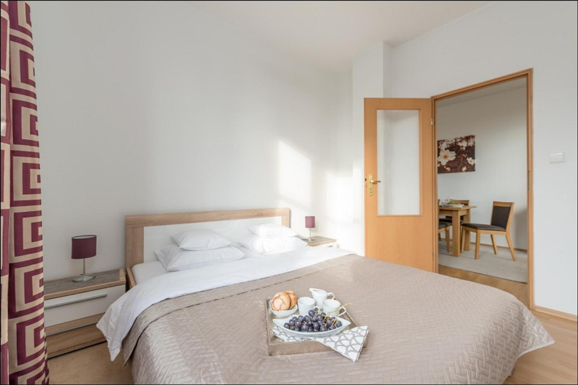 P&O Apartments Zgoda Varsovie Extérieur photo
