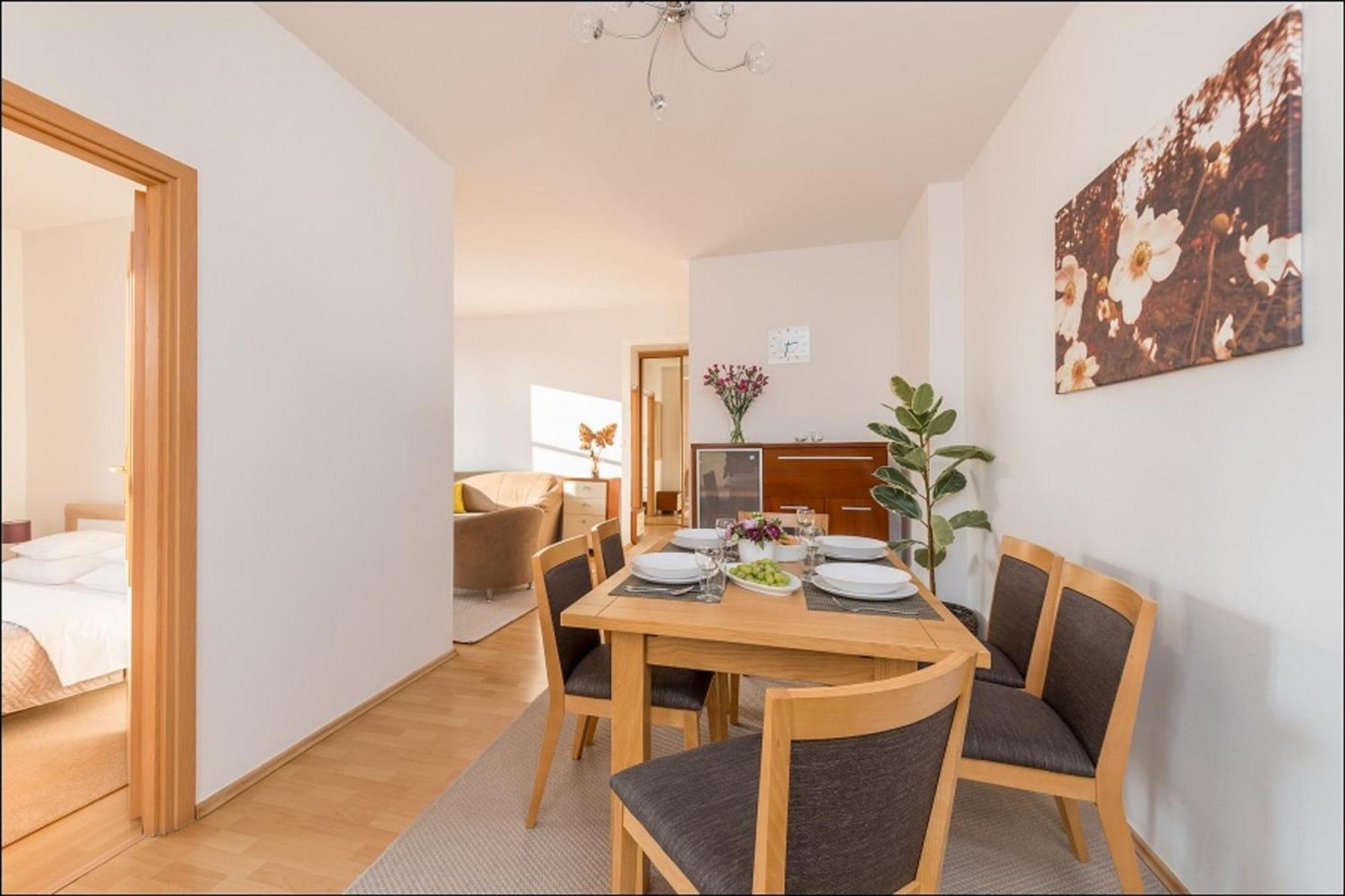 P&O Apartments Zgoda Varsovie Extérieur photo